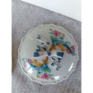 Vintage Palais de Versailles Elizabeth Arden Porcelain powder jar trinket box